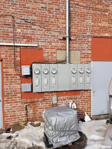 1014-1016 15TH Avenue, East Moline, IL 61244