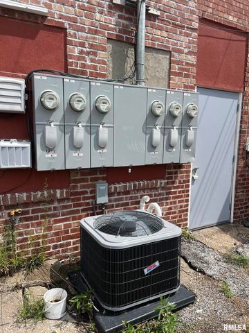 1014-1016 15TH Avenue, East Moline, IL 61244