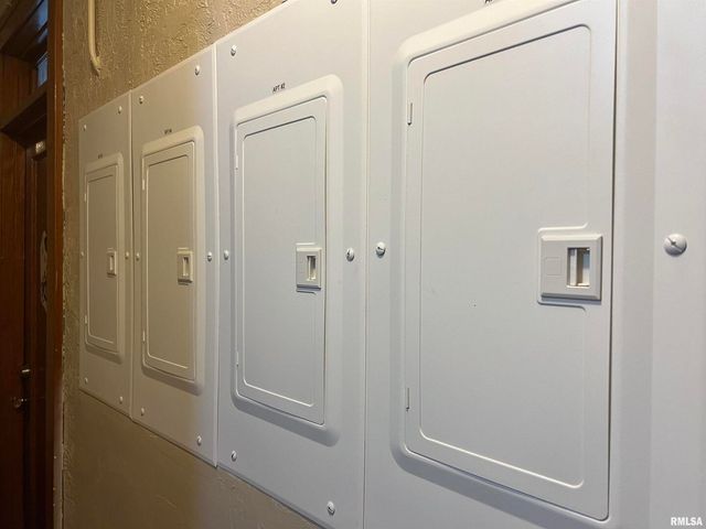 1014-1016 15TH Avenue, East Moline, IL 61244