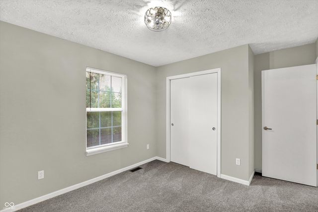 990 Canary Creek Drive, Franklin, IN 46131
