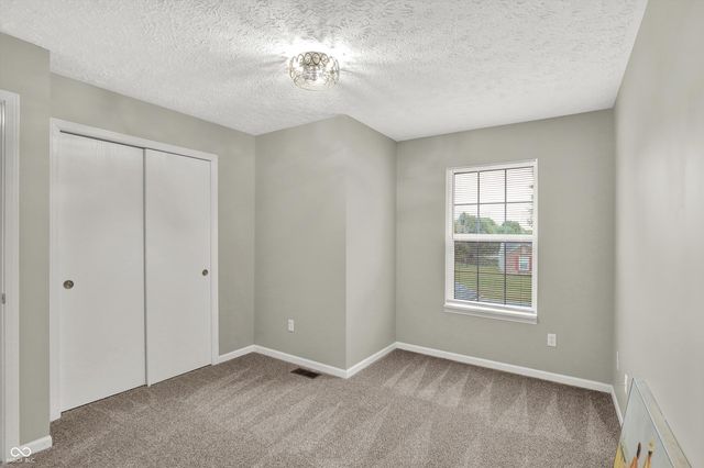 990 Canary Creek Drive, Franklin, IN 46131