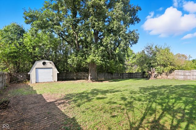 990 Canary Creek Drive, Franklin, IN 46131