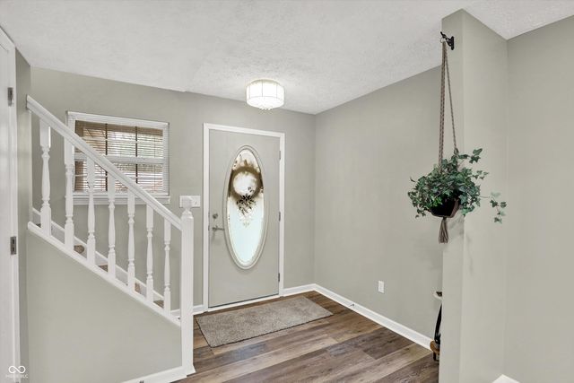 990 Canary Creek Drive, Franklin, IN 46131