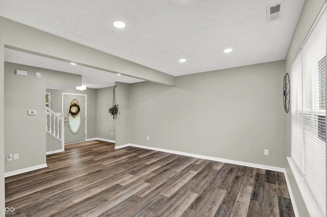 990 Canary Creek Drive, Franklin, IN 46131