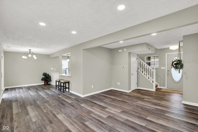 990 Canary Creek Drive, Franklin, IN 46131