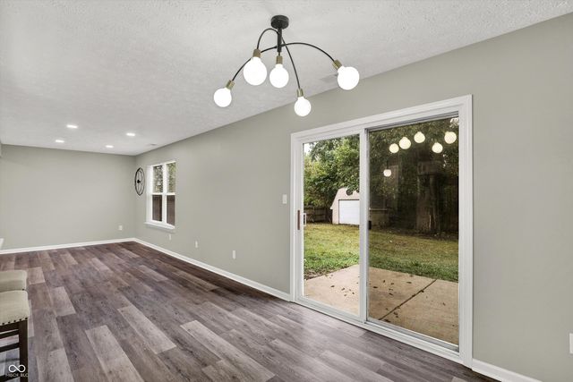990 Canary Creek Drive, Franklin, IN 46131