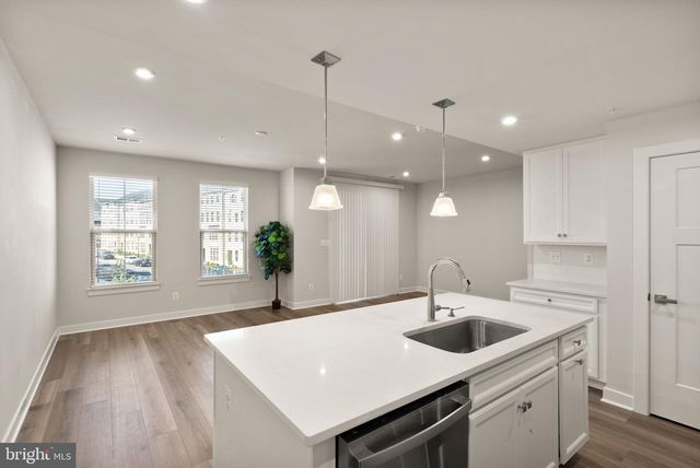 42564 INVERGORDON TER, Sterling, VA 20166