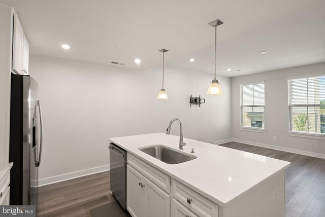 42564 INVERGORDON TER, Sterling, VA 20166