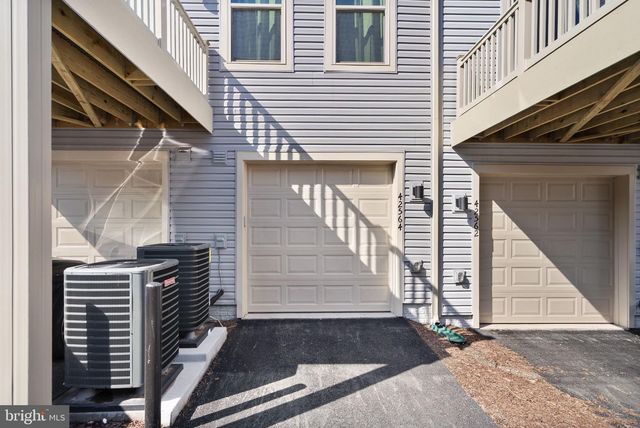 42564 INVERGORDON TER, Sterling, VA 20166