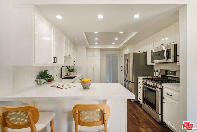 14050 Magnolia Boulevard 105, Los Angeles, CA 91423