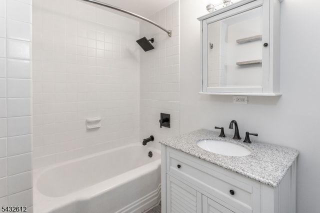 10 Iroquois Trl, Denville Twp., NJ 07834