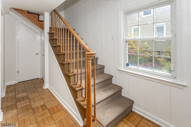 10 Iroquois Trl, Denville Twp., NJ 07834