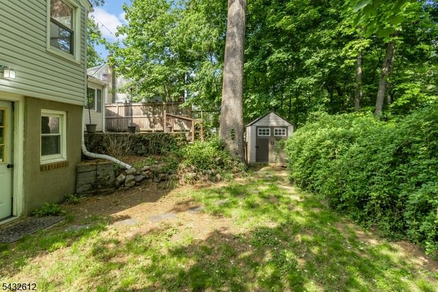 10 Iroquois Trl, Denville Twp., NJ 07834