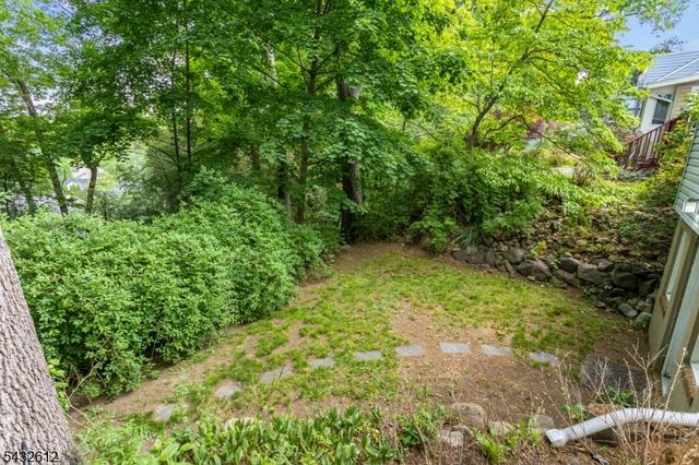 10 Iroquois Trl, Denville Twp., NJ 07834