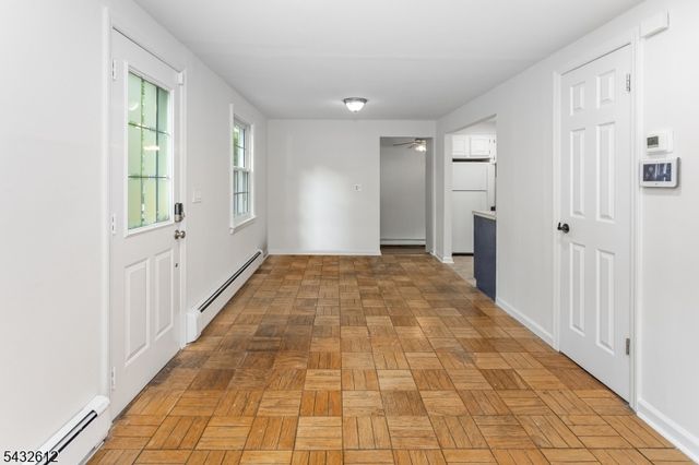 10 Iroquois Trl, Denville Twp., NJ 07834