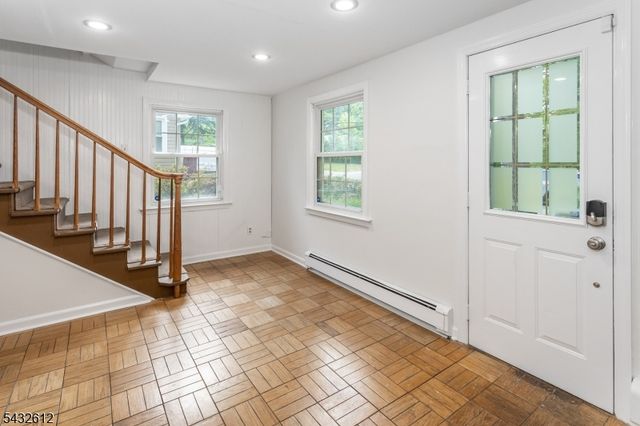 10 Iroquois Trl, Denville Twp., NJ 07834