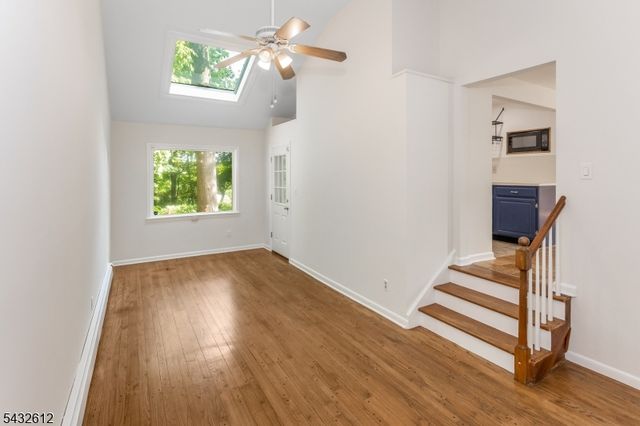 10 Iroquois Trl, Denville Twp., NJ 07834