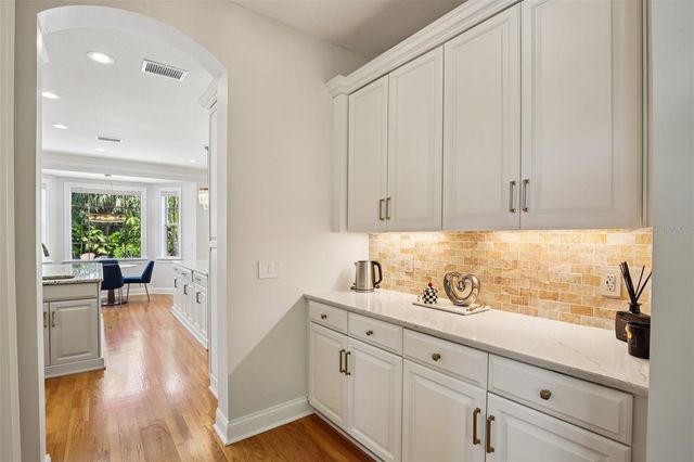 3621 W MORRISON AVENUE, Tampa, FL 33629