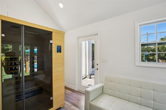 3621 W MORRISON AVENUE, Tampa, FL 33629