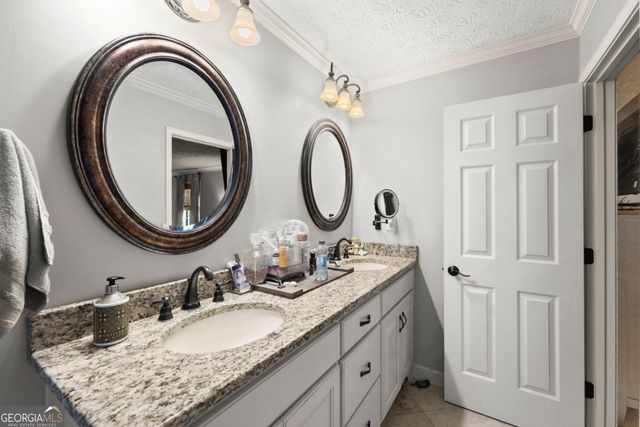 3814 Shawnee Run SW, Lilburn, GA 30047