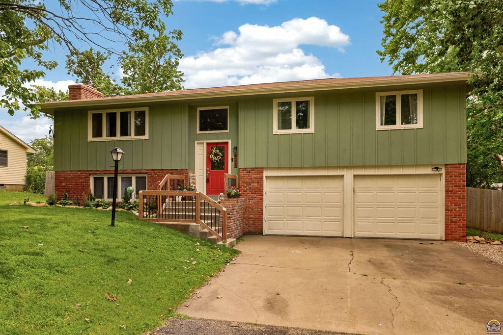 4325 SE 25th TER, Topeka, KS 66605