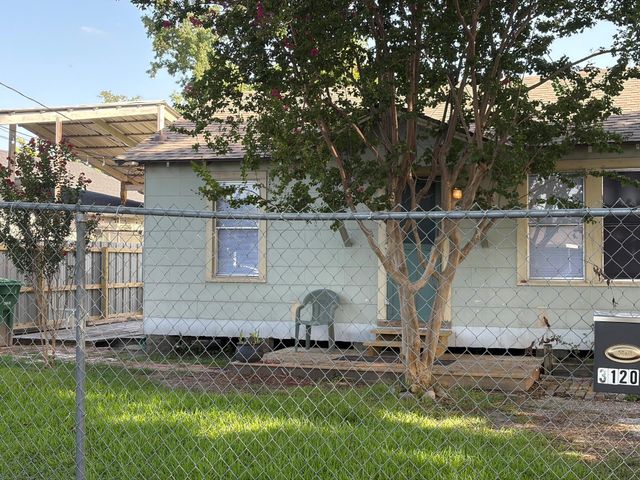 3120 Vintage Street, Houston, TX 77026