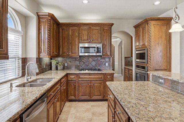 5617 Sleepy Creek Lane, Fort Worth, TX 76179