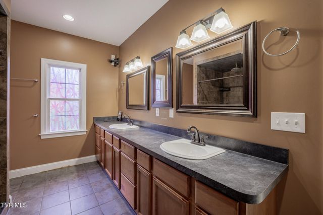 3907 Skyland Drive, Kingsport, TN 37664
