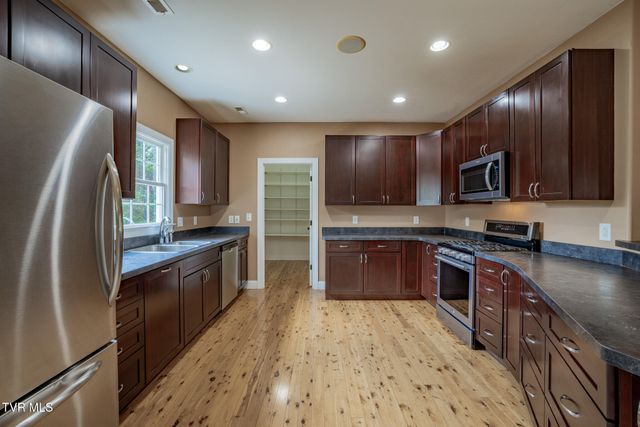 3907 Skyland Drive, Kingsport, TN 37664