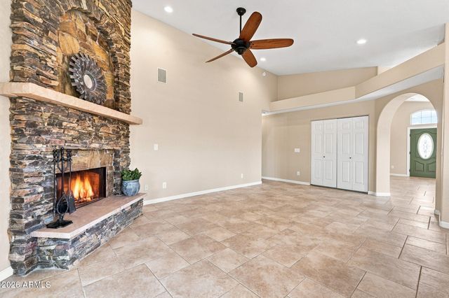 17926 W SANTA ALBERTA Lane, Goodyear, AZ 85338