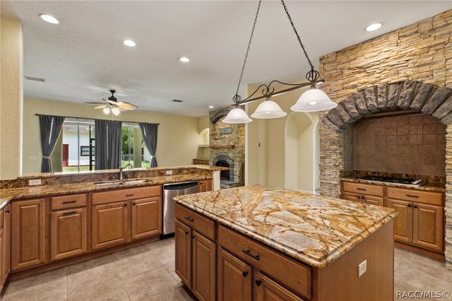 3049 W Laurel Street, Lecanto, FL 34461