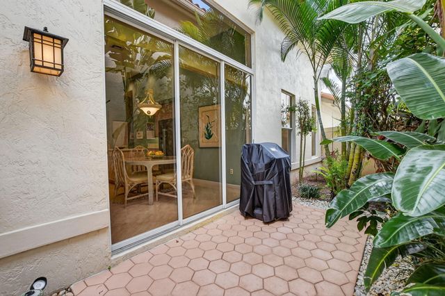 5184 NW 25th Way, Boca Raton, FL 33496