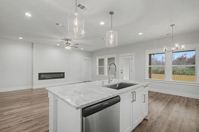 4125 S Denley Drive, Dallas, TX 75216