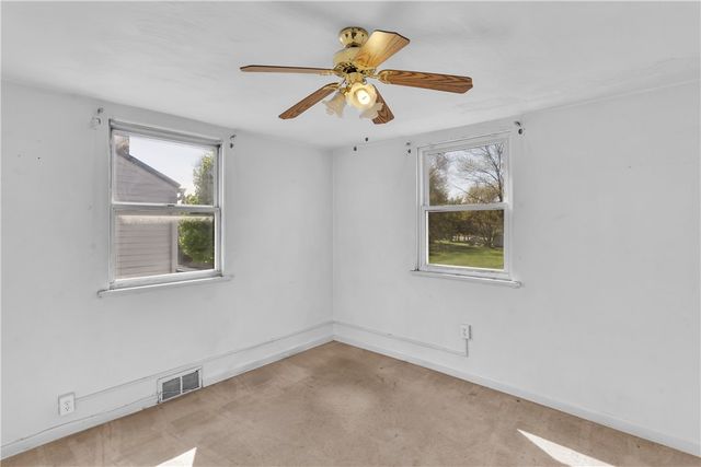 221 E Metzger Ave, Twp Of But Se, PA 16001
