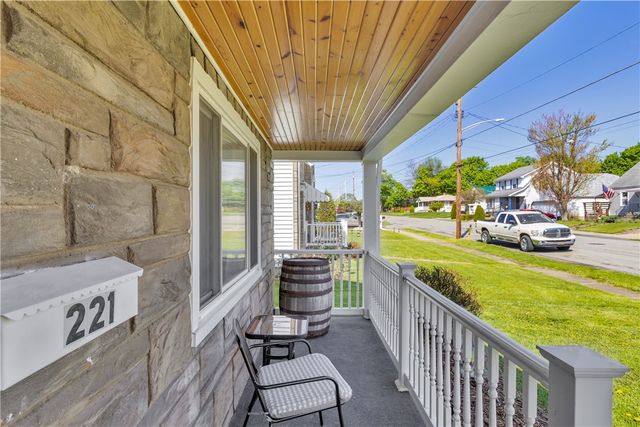 221 E Metzger Ave, Twp Of But Se, PA 16001