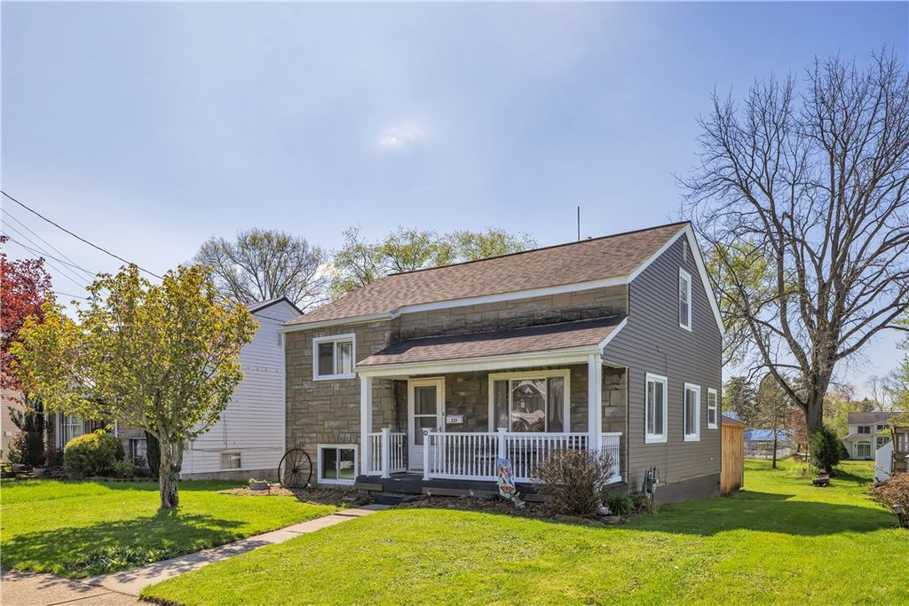 221 E Metzger Ave, Twp Of But Se, PA 16001