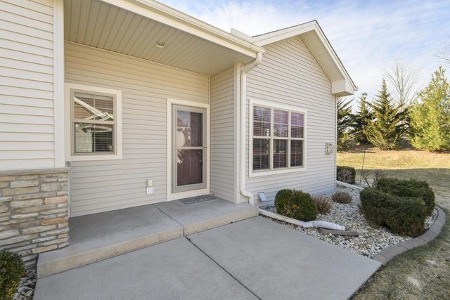 1145 Black Bear DRIVE, Mukwonago, WI 53149