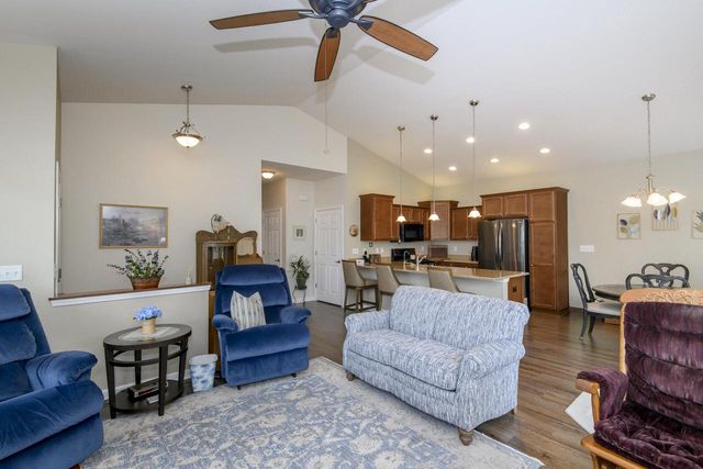 1145 Black Bear DRIVE, Mukwonago, WI 53149