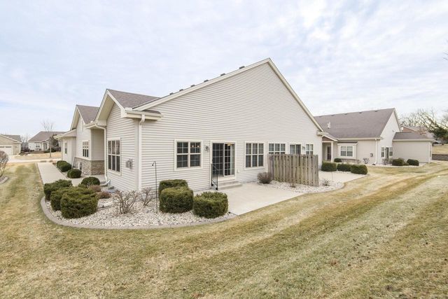 1145 Black Bear DRIVE, Mukwonago, WI 53149