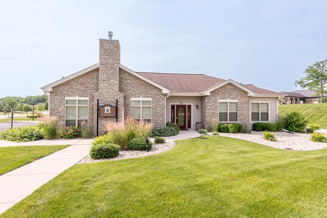 1145 Black Bear DRIVE, Mukwonago, WI 53149