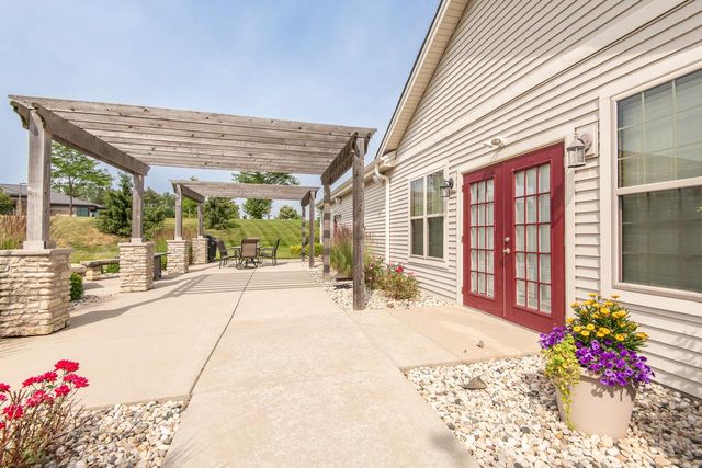 1145 Black Bear DRIVE, Mukwonago, WI 53149