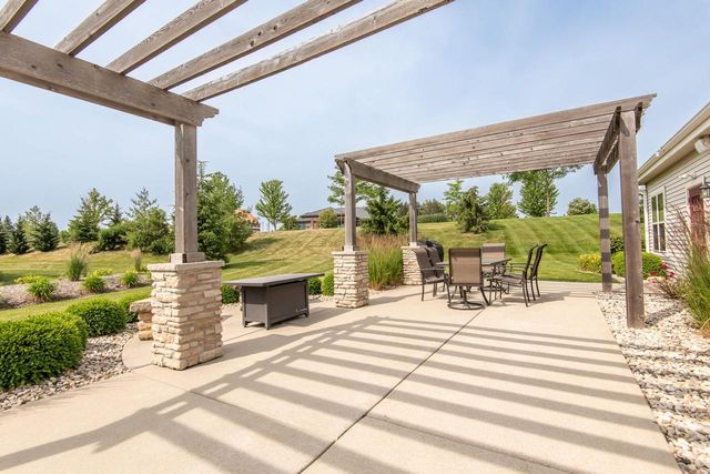 1145 Black Bear DRIVE, Mukwonago, WI 53149