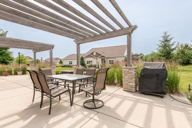 1145 Black Bear DRIVE, Mukwonago, WI 53149