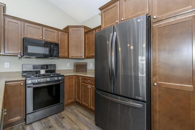 1145 Black Bear DRIVE, Mukwonago, WI 53149