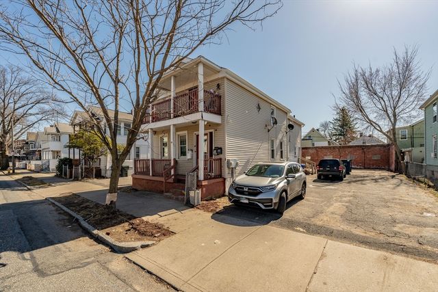 49 Fremont St, Springfield, MA 01105