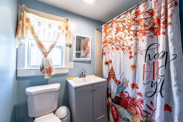 49 Fremont St, Springfield, MA 01105