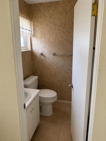 39 STRATHMORE BOULEVARD, Sarasota, FL 34233