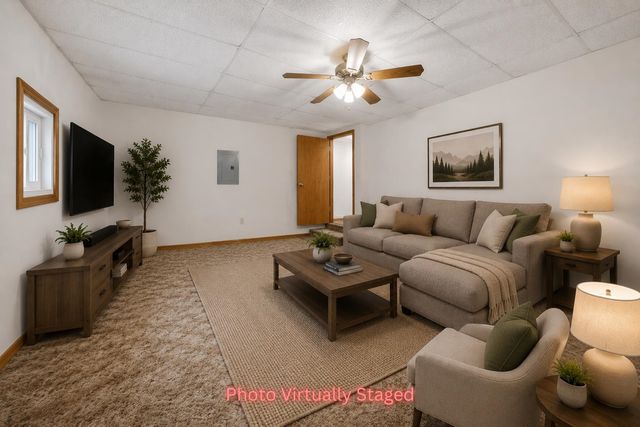 1904 W 32nd St S, Wichita, KS 67217