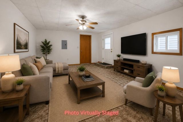 1904 W 32nd St S, Wichita, KS 67217
