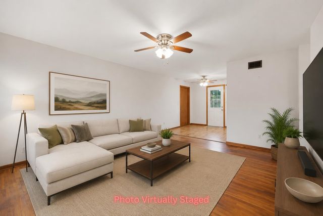 1904 W 32nd St S, Wichita, KS 67217